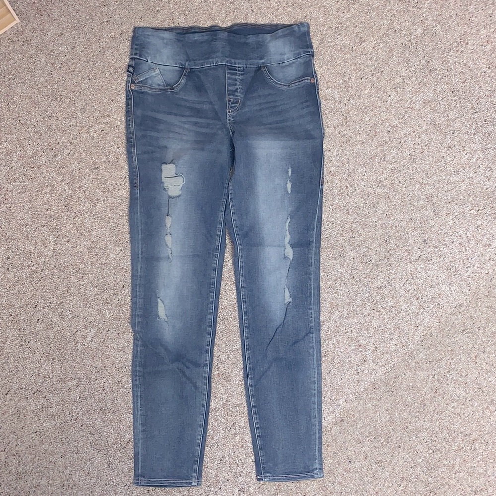 Rock & Republic Distressed Jeans